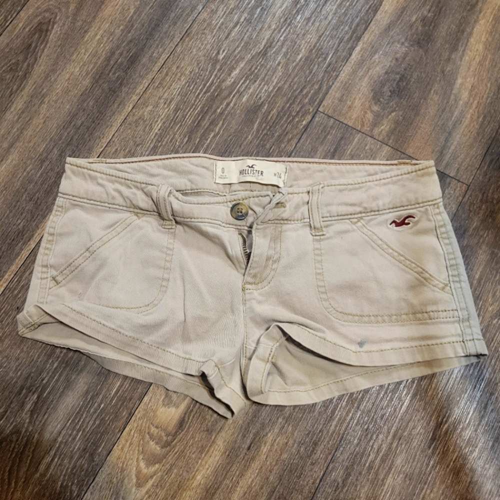 Hollister khaki shorts